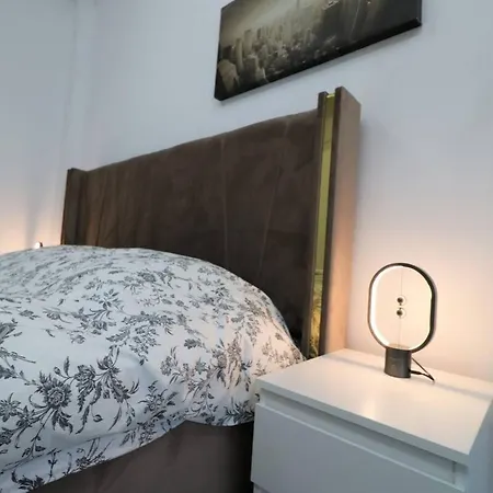 Charming Center - Free Minibar * Boekarest