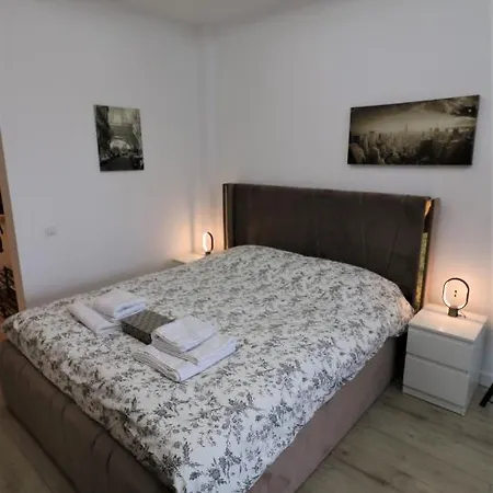 Charming Center - Free Minibar Бухарест